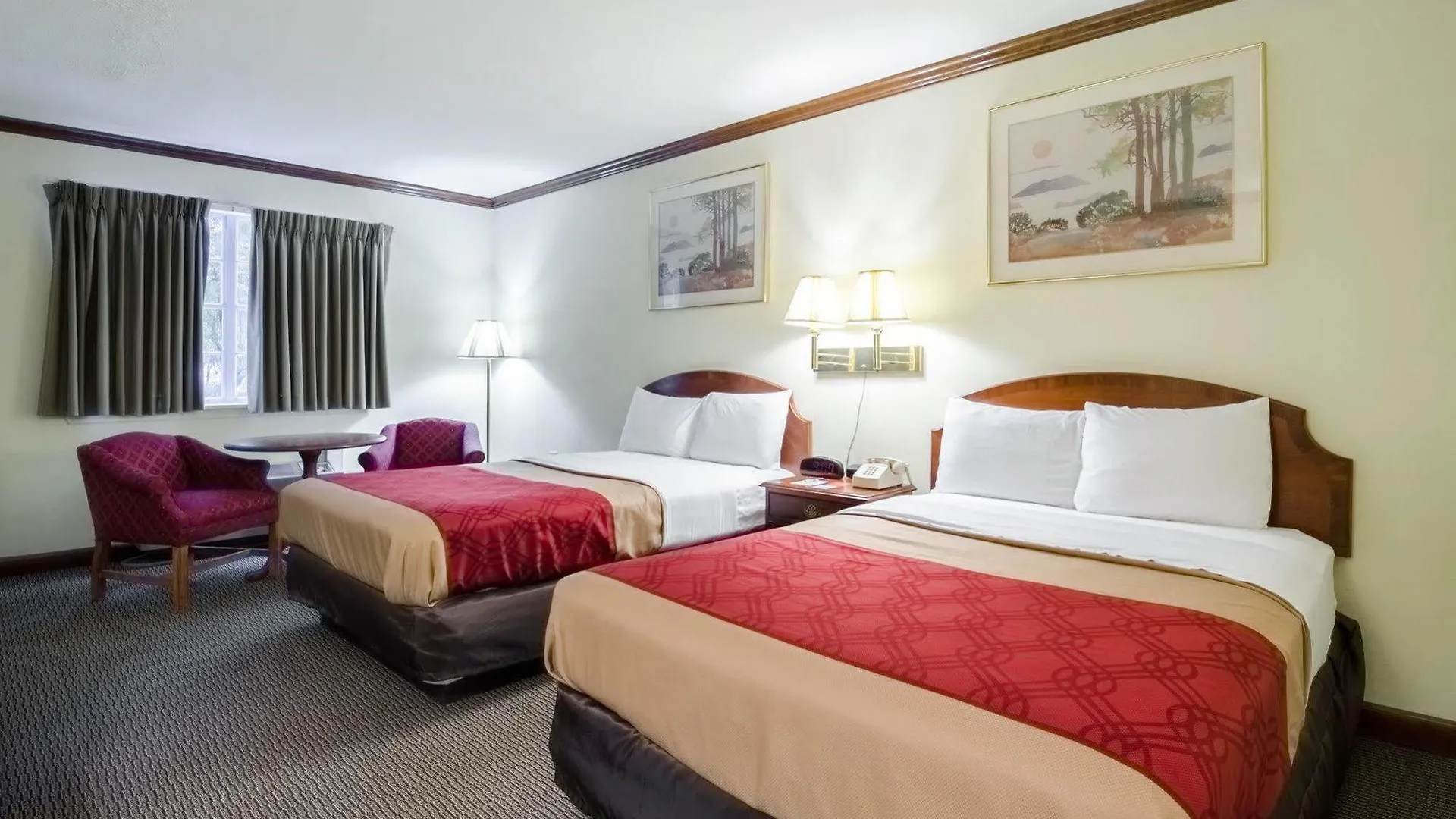 Econo Lodge Colonial Williamsburg Hotel